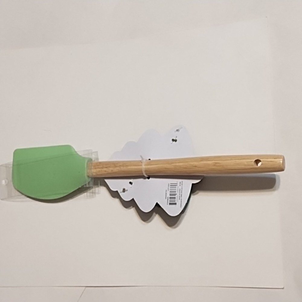COPY - Nwt Cookie Cutter & Spatula Set (Set of 2) - Picture 5 of 5